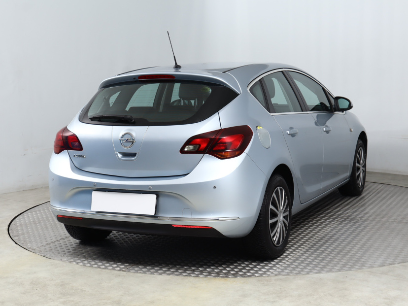 Opel Astra, 2015