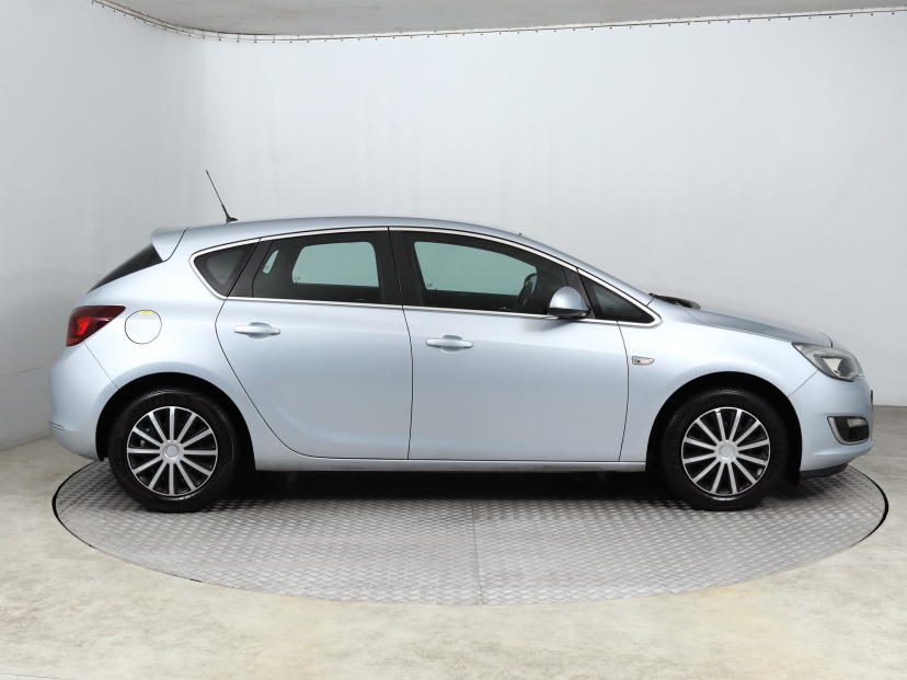 Opel Astra, 2015