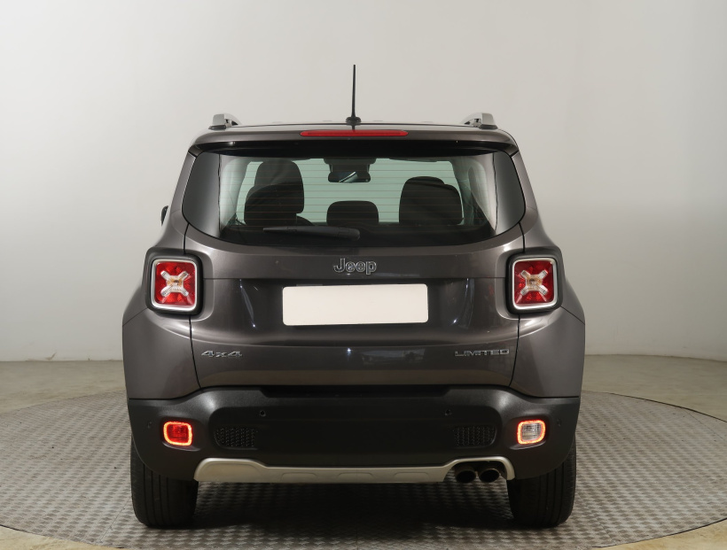 Jeep Renegade, 2016