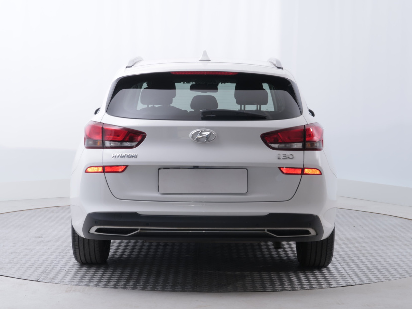 Hyundai i30, 2022
