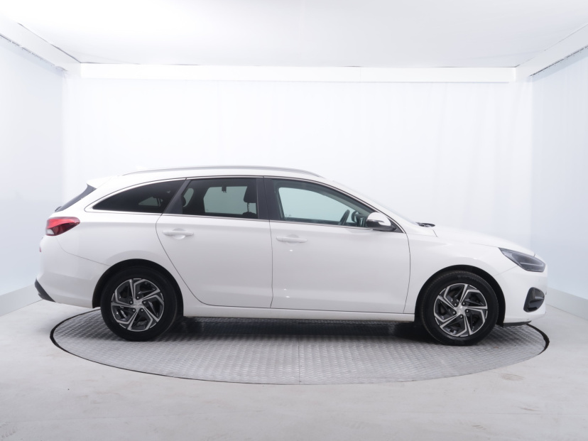 Hyundai i30, 2022