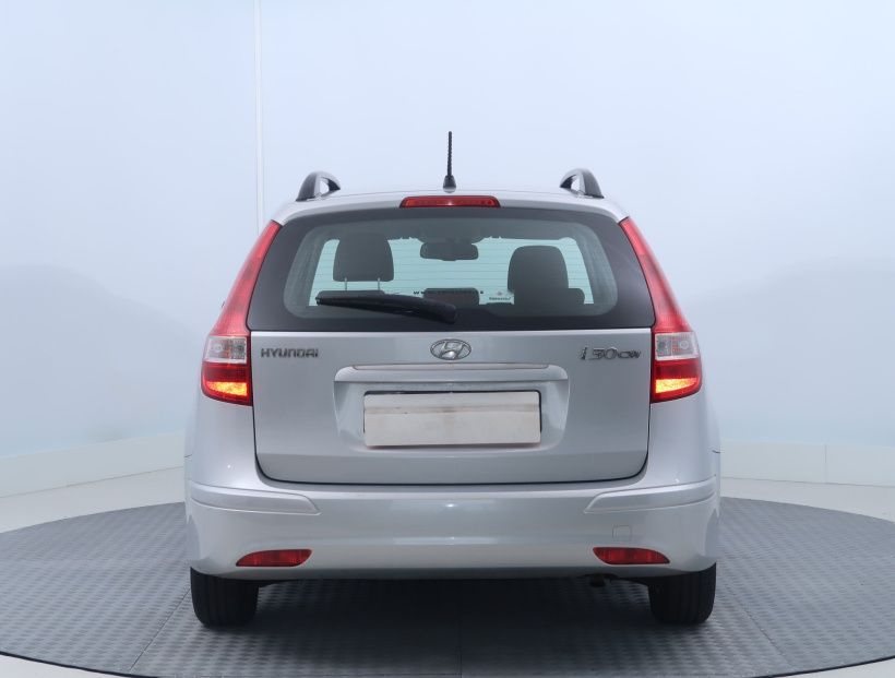 Hyundai i30, 2011