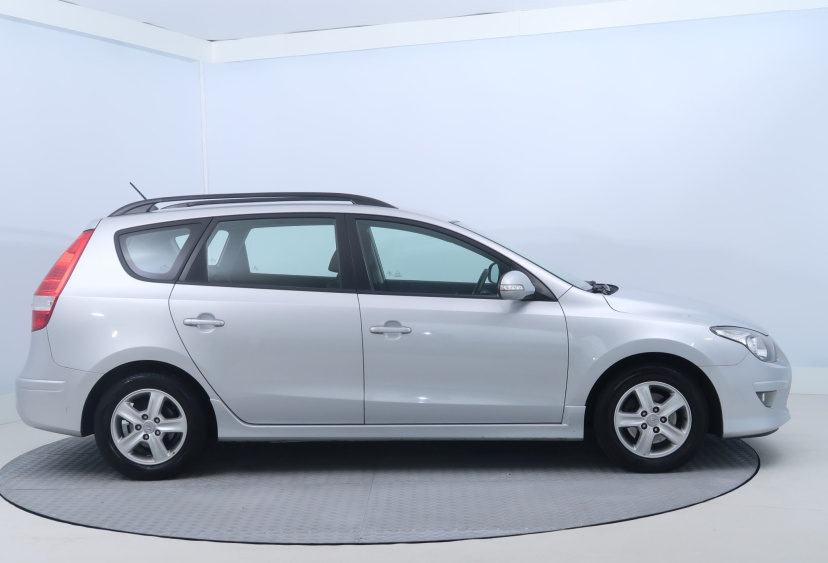 Hyundai i30, 2011
