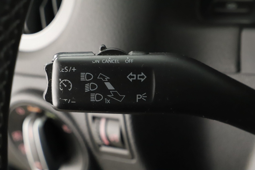 Volkswagen Tiguan, 2012