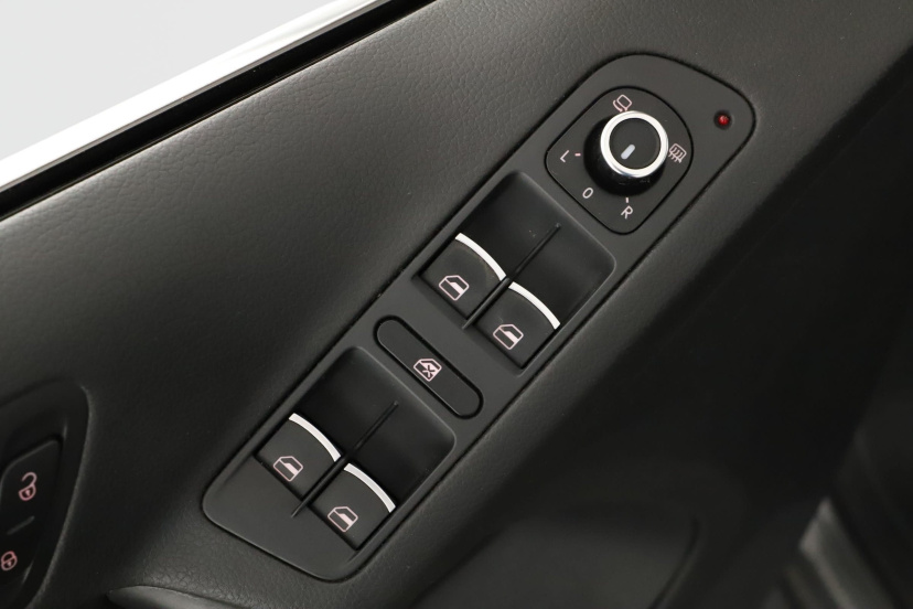 Volkswagen Tiguan, 2012