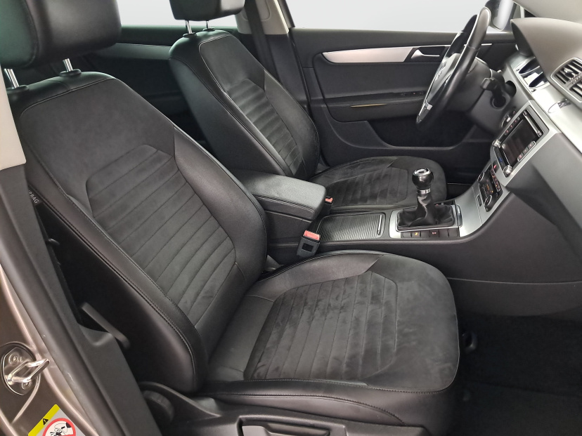 Volkswagen Passat, 2011