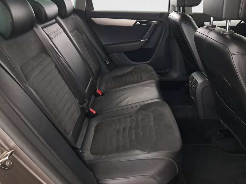 Volkswagen Passat, 2011