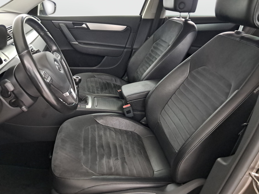 Volkswagen Passat, 2011
