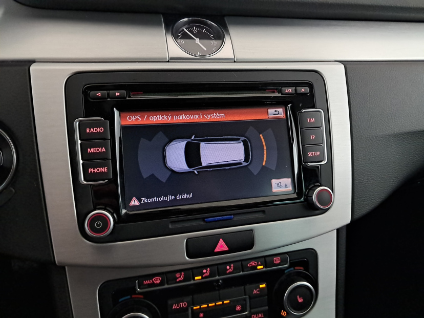 Volkswagen Passat, 2011