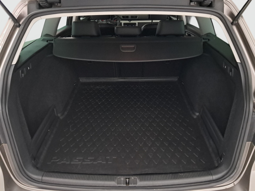 Volkswagen Passat, 2011