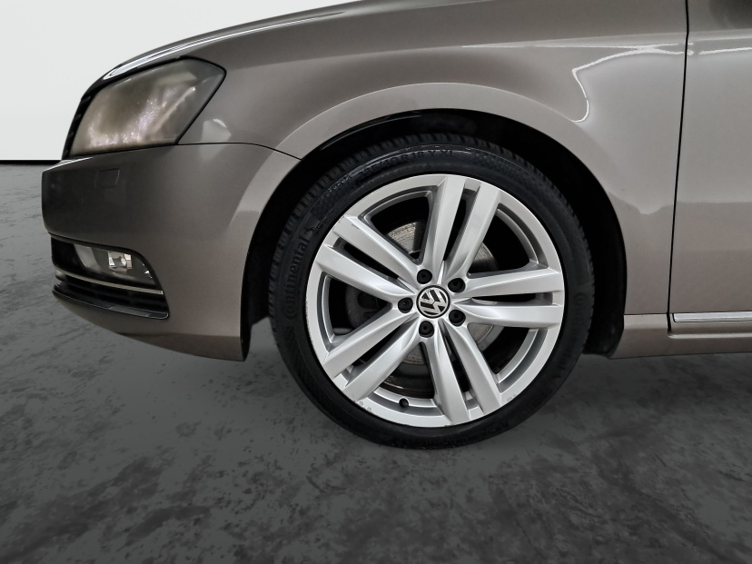 Volkswagen Passat, 2011