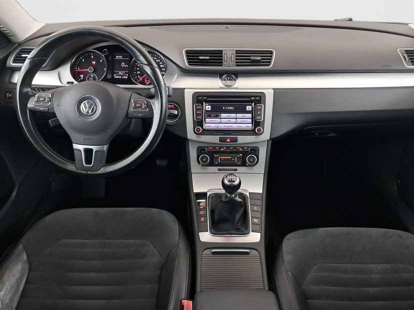Volkswagen Passat, 2011