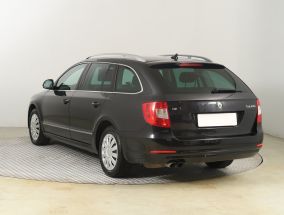 Škoda Superb - 2012