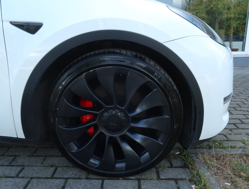 Tesla Model Y, 2023