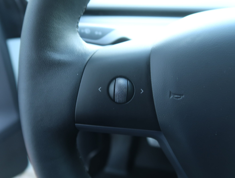 Tesla Model Y, 2023