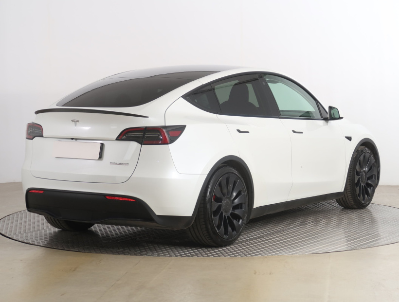 Tesla Model Y, 2023