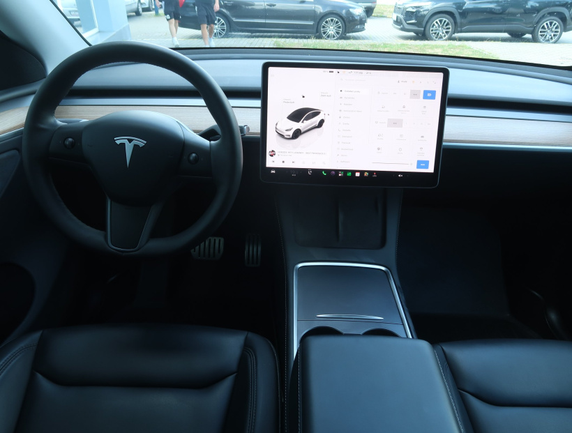 Tesla Model Y, 2023