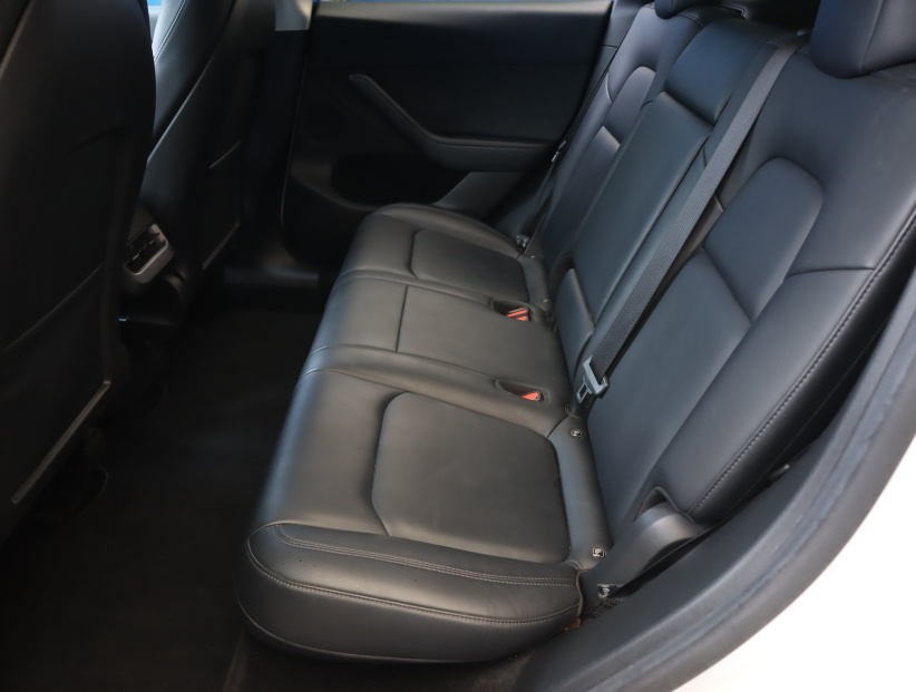 Tesla Model Y, 2022