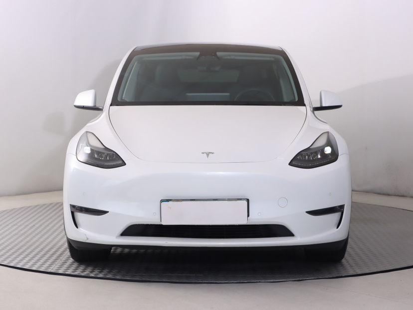 Tesla Model Y, 2022