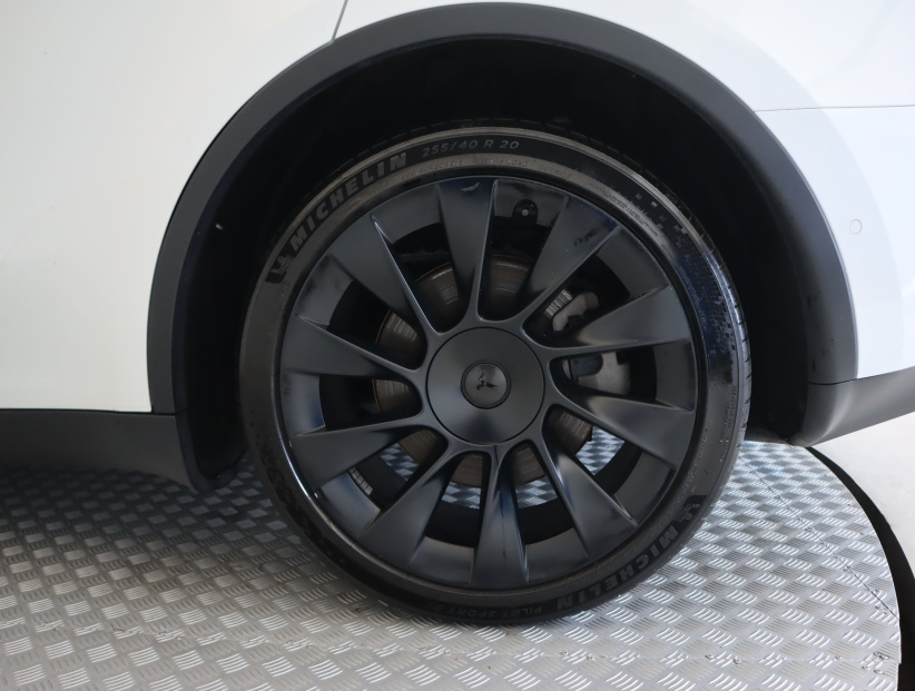 Tesla Model Y, 2022