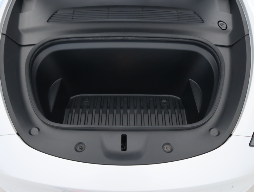 Tesla Model Y, 2022