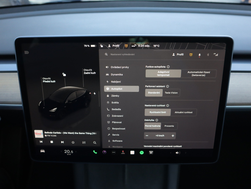 Tesla Model Y, 2022
