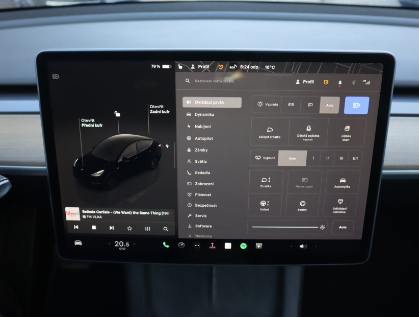 Tesla Model Y, 2022