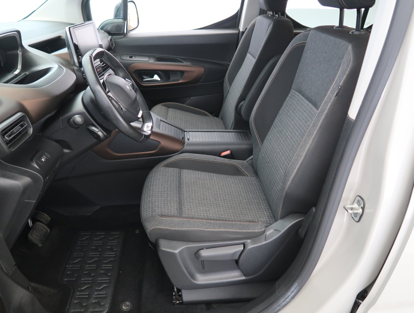 Peugeot e-Rifter, 2021