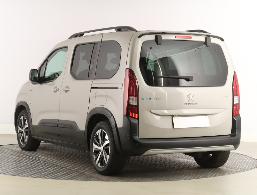 Peugeot e-Rifter, 2021