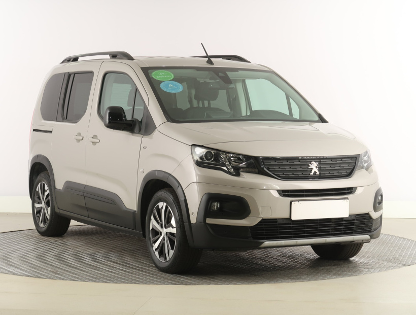 Peugeot e-Rifter, 2021