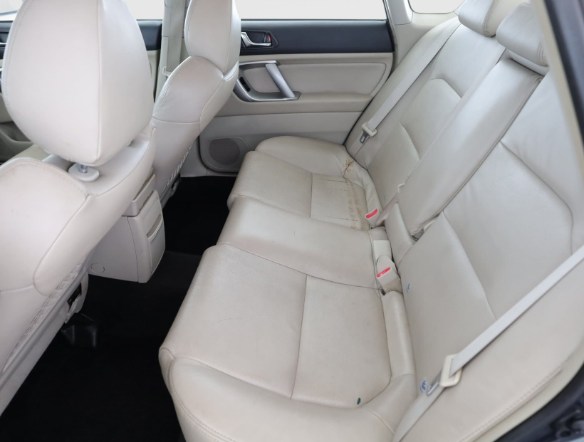 Subaru Legacy, 2010