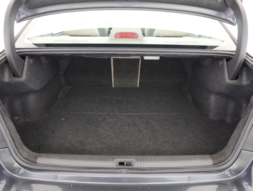Subaru Legacy, 2010