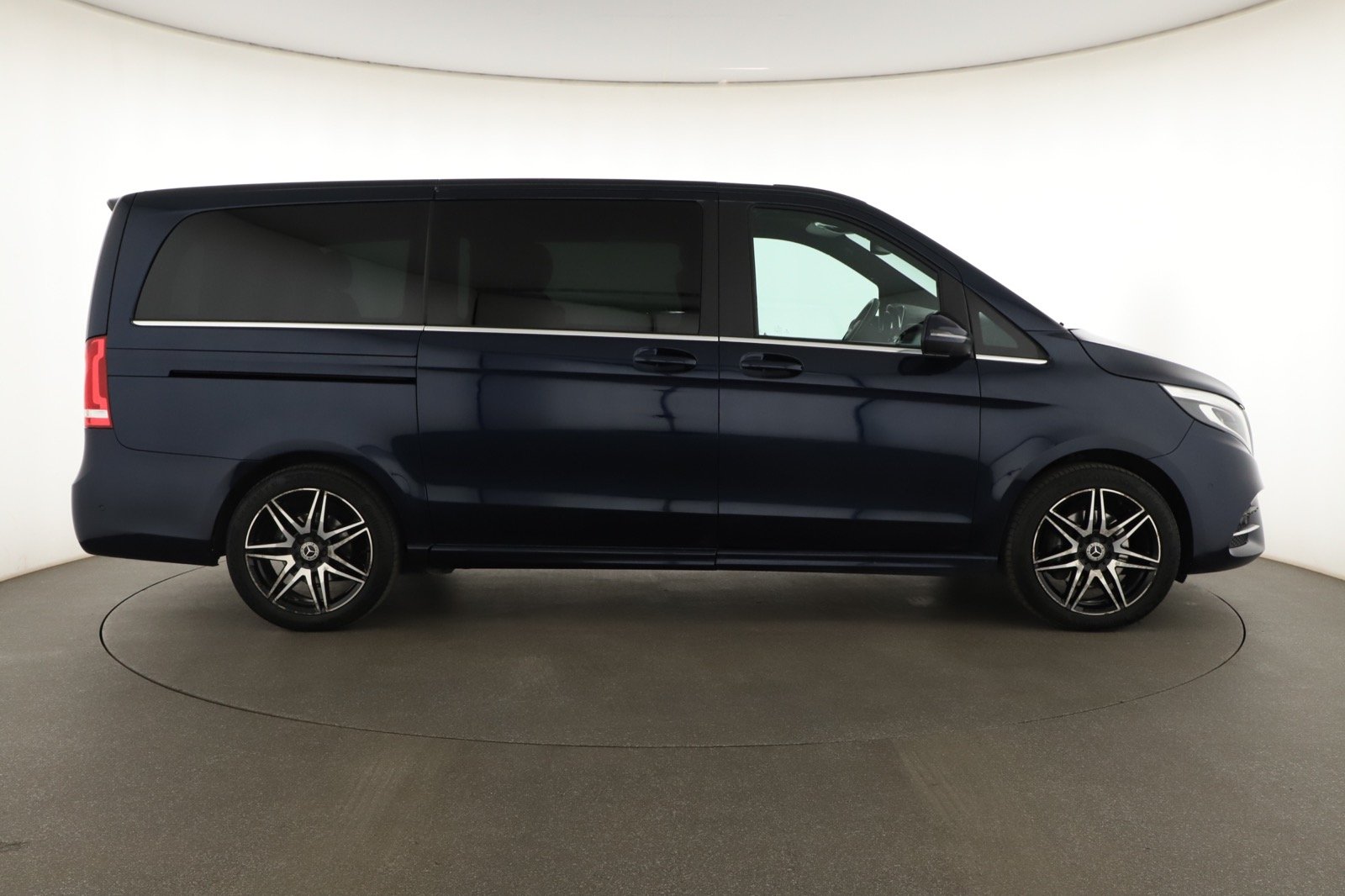 Mercedes-Benz V - 2020