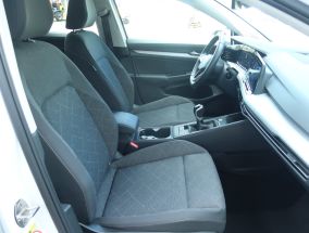 Volkswagen Golf - 2023