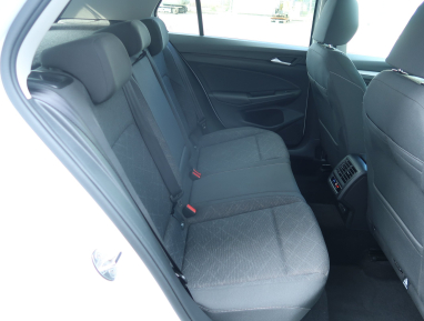 Volkswagen Golf - 2023