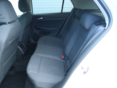 Volkswagen Golf - 2023