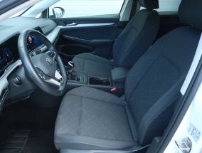 Volkswagen Golf - 2023
