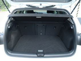 Volkswagen Golf - 2023