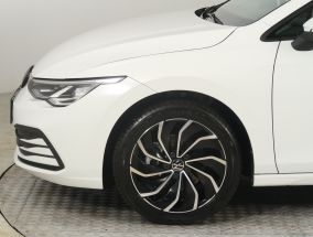 Volkswagen Golf - 2023