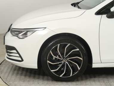 Volkswagen Golf - 2023