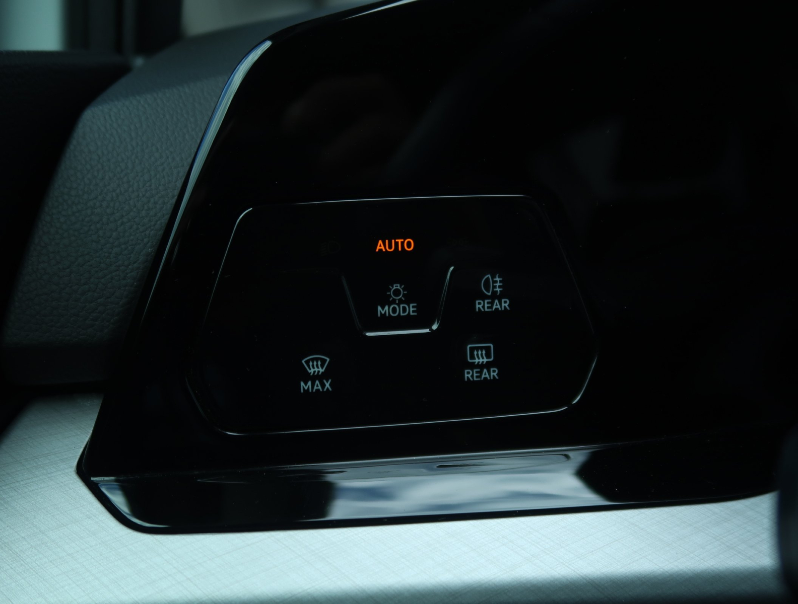 Volkswagen Golf - 2023