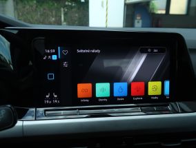 Volkswagen Golf - 2023