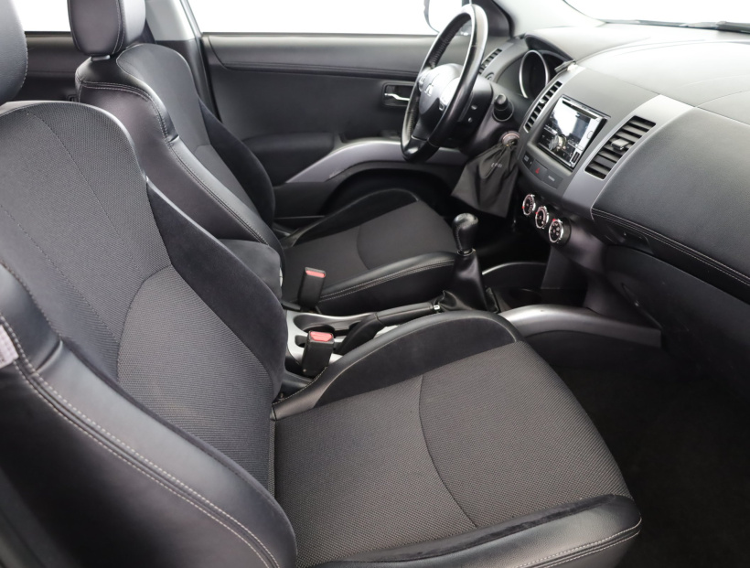 Mitsubishi Outlander, 2010