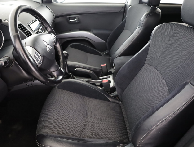 Mitsubishi Outlander, 2010