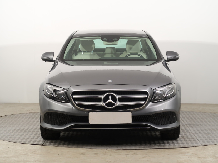 Mercedes-Benz E, 2016