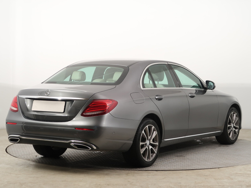 Mercedes-Benz E, 2016