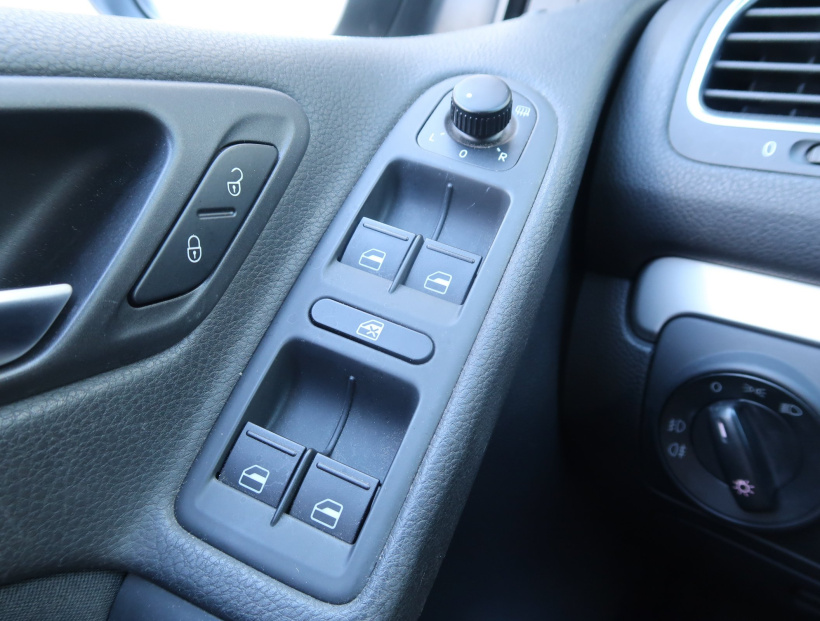 Volkswagen Golf, 2011