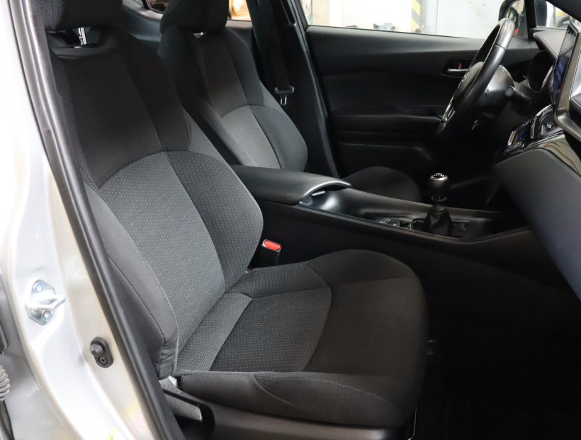 Toyota C-HR, 2019