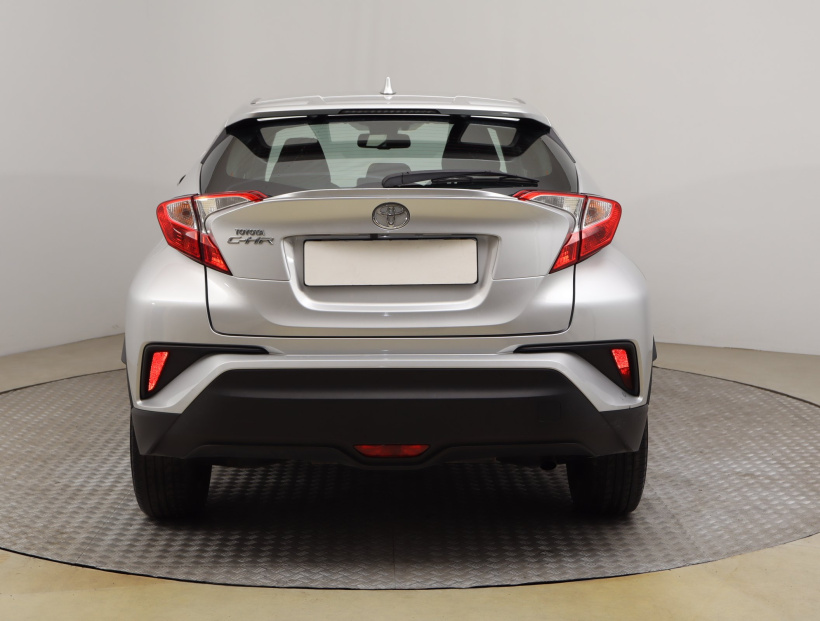 Toyota C-HR, 2019