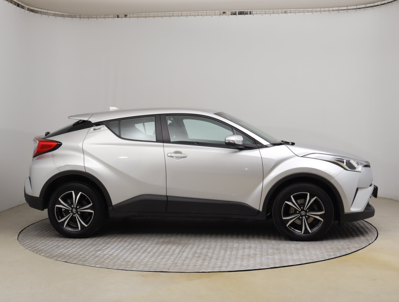 Toyota C-HR, 2019